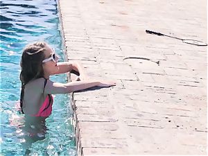 Riley Reid and Kimmy Granger take a dip in each others twats